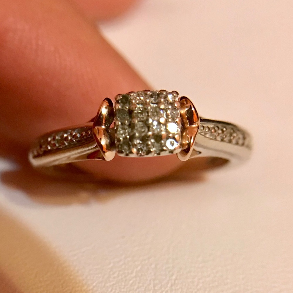 Genuine diamond vintage 10k/925 ring